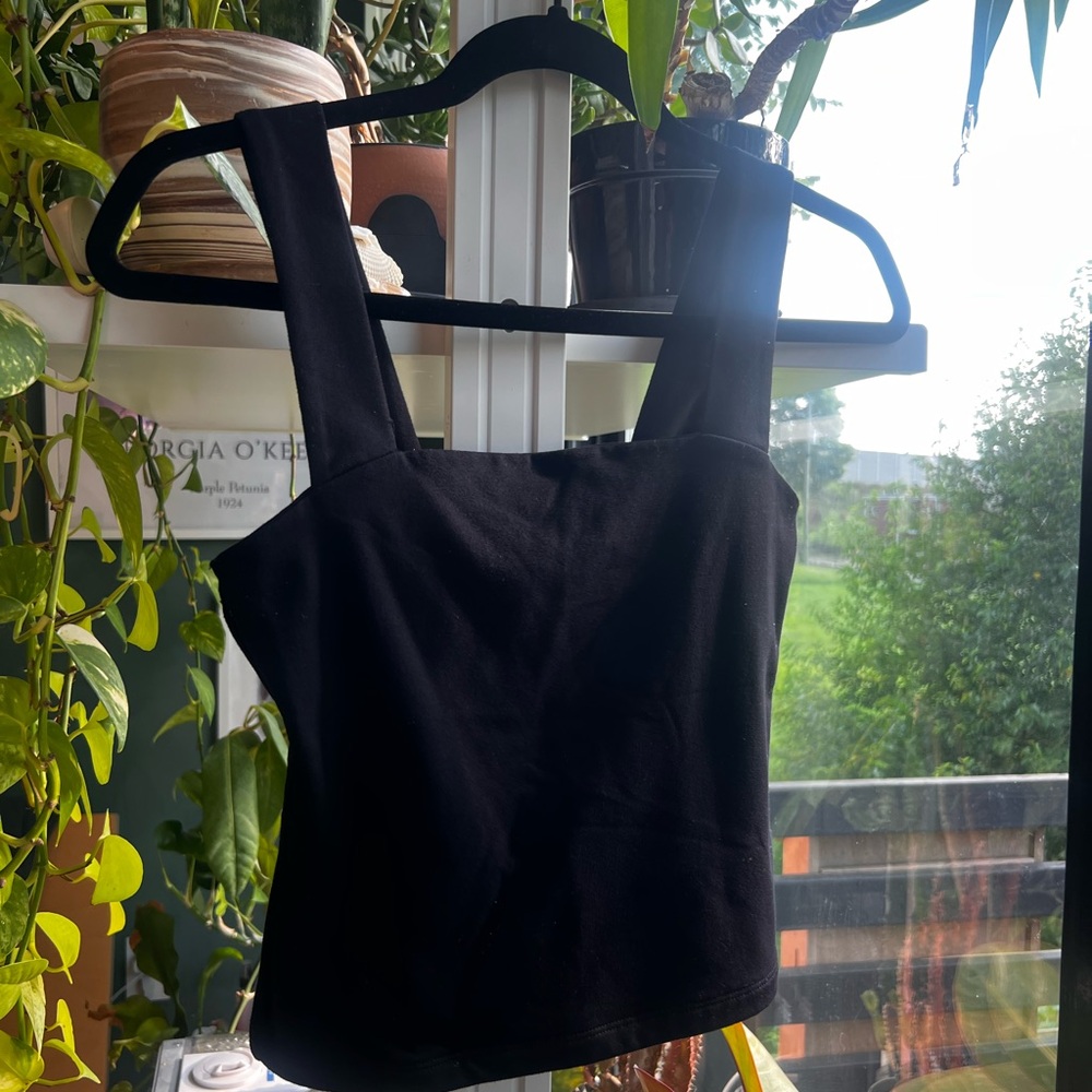 Abercrombie & Fitch Elegant Black Crop Top